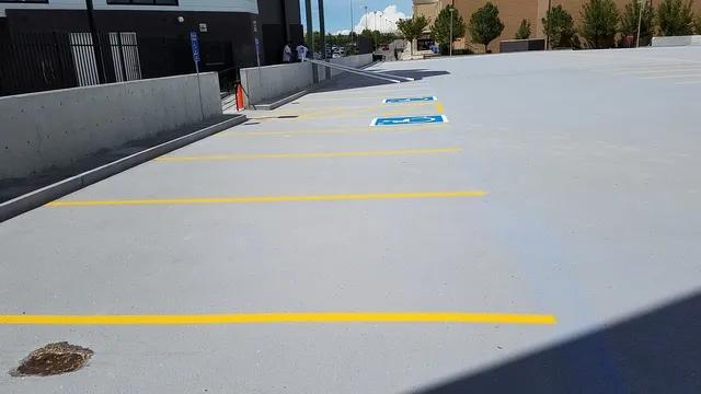parking space yellow lines