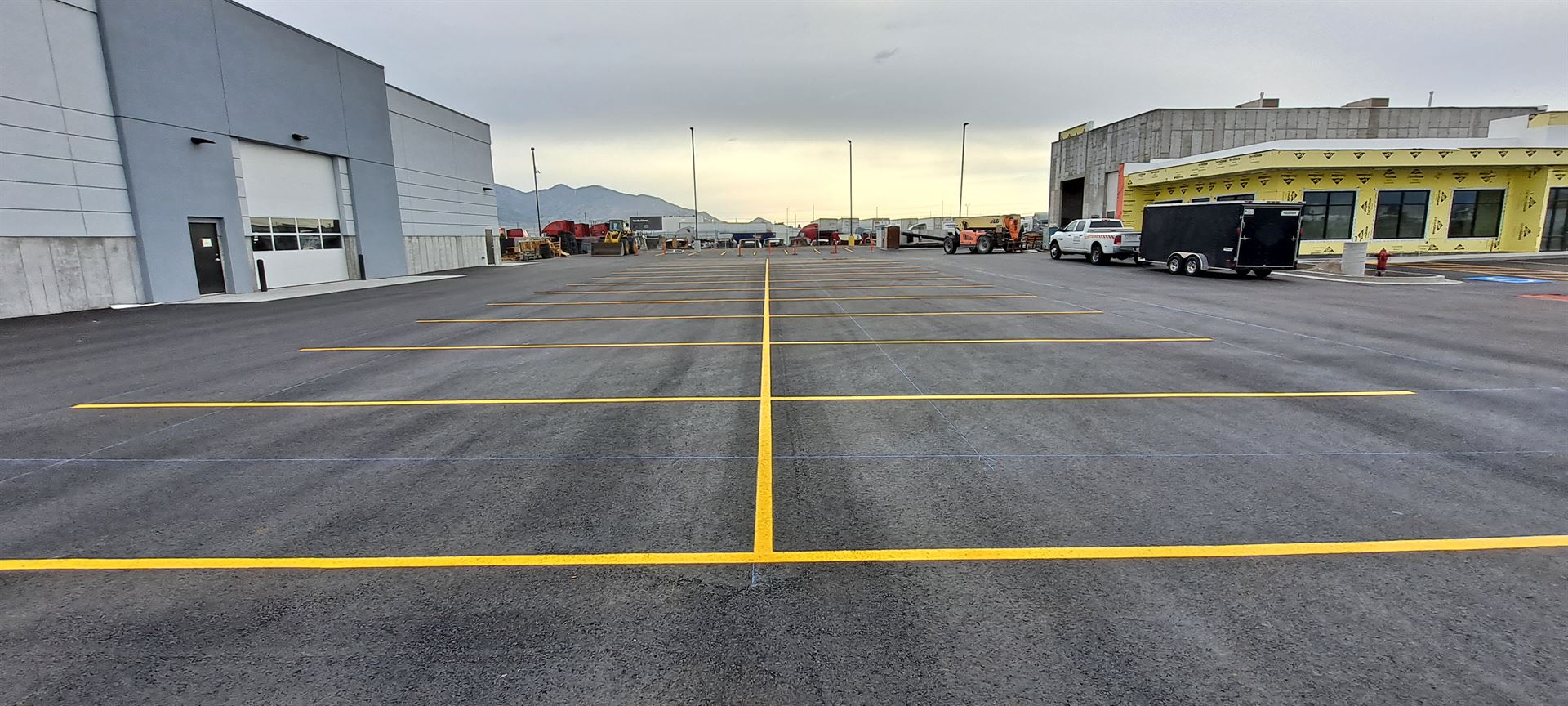 parking lot yellow lines